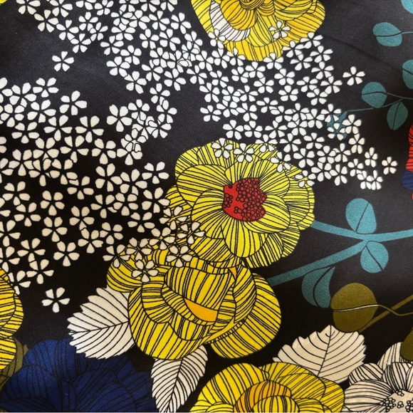 Floral Patterned Pants - Picture 5 of 5